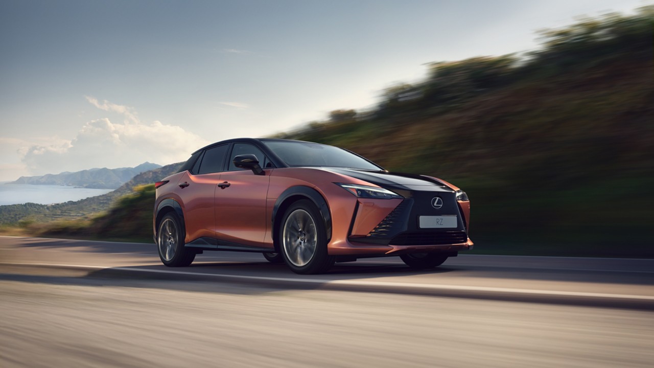 NAUJASIS LEXUS RZ 450E