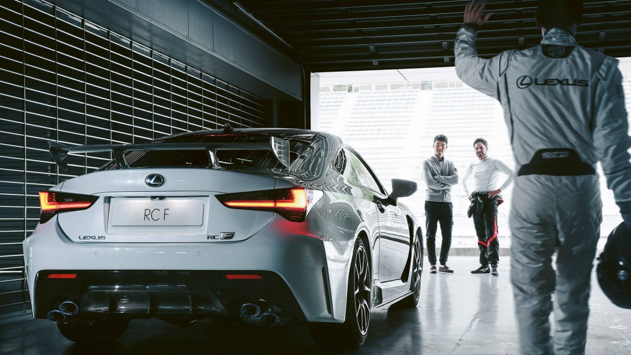 2021-lexus-rc-f-gallery-15-1920x1080