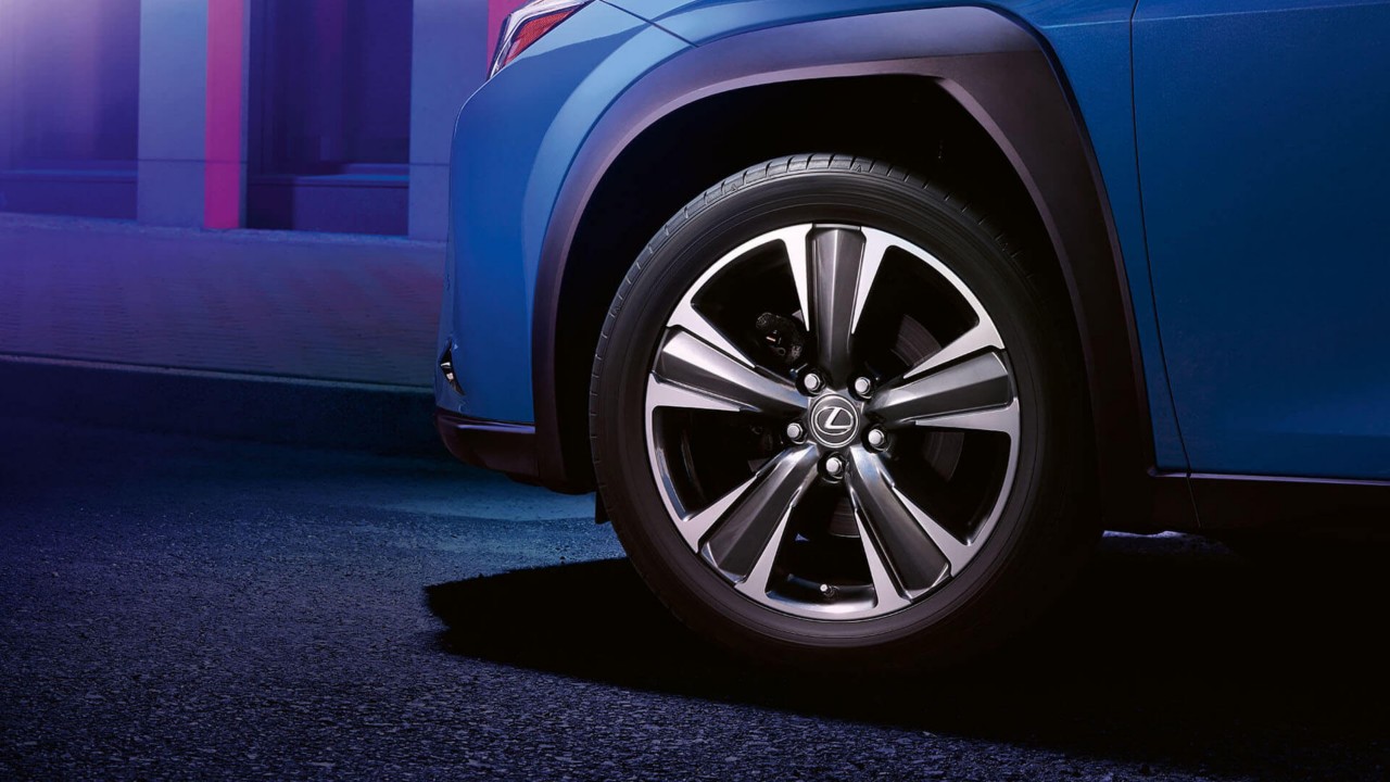 Lexus UX300e wheel