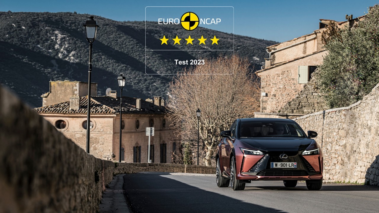 2023-lexus-rz-five-star-ncap-award-gallery-2-1920x1080